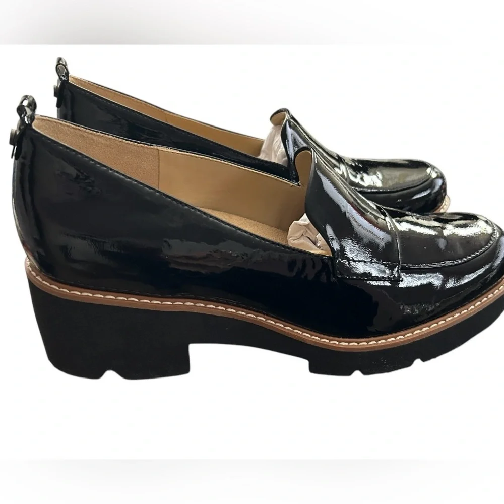 Naturalizer Darry Lug Sole Black Patent Leather Loafer Women's Size 9W